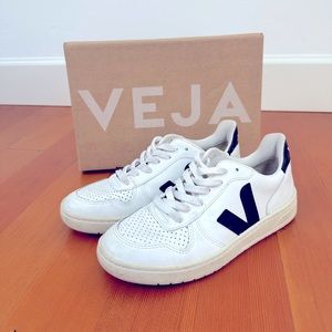 Veja V-10 Sneakers 37/6